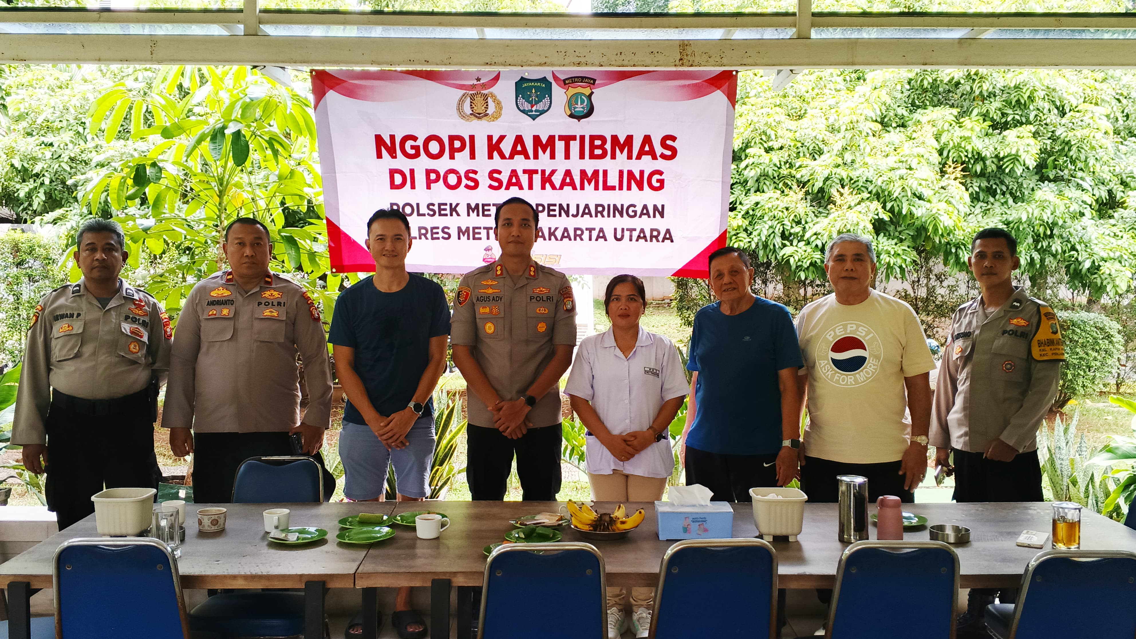 Polsek Metro Penjaringan Gelar “Ngopi Kamtibmas”  Wujudkan Keamanan, Kedekatan, dan Kesejukan di Tengah Warga