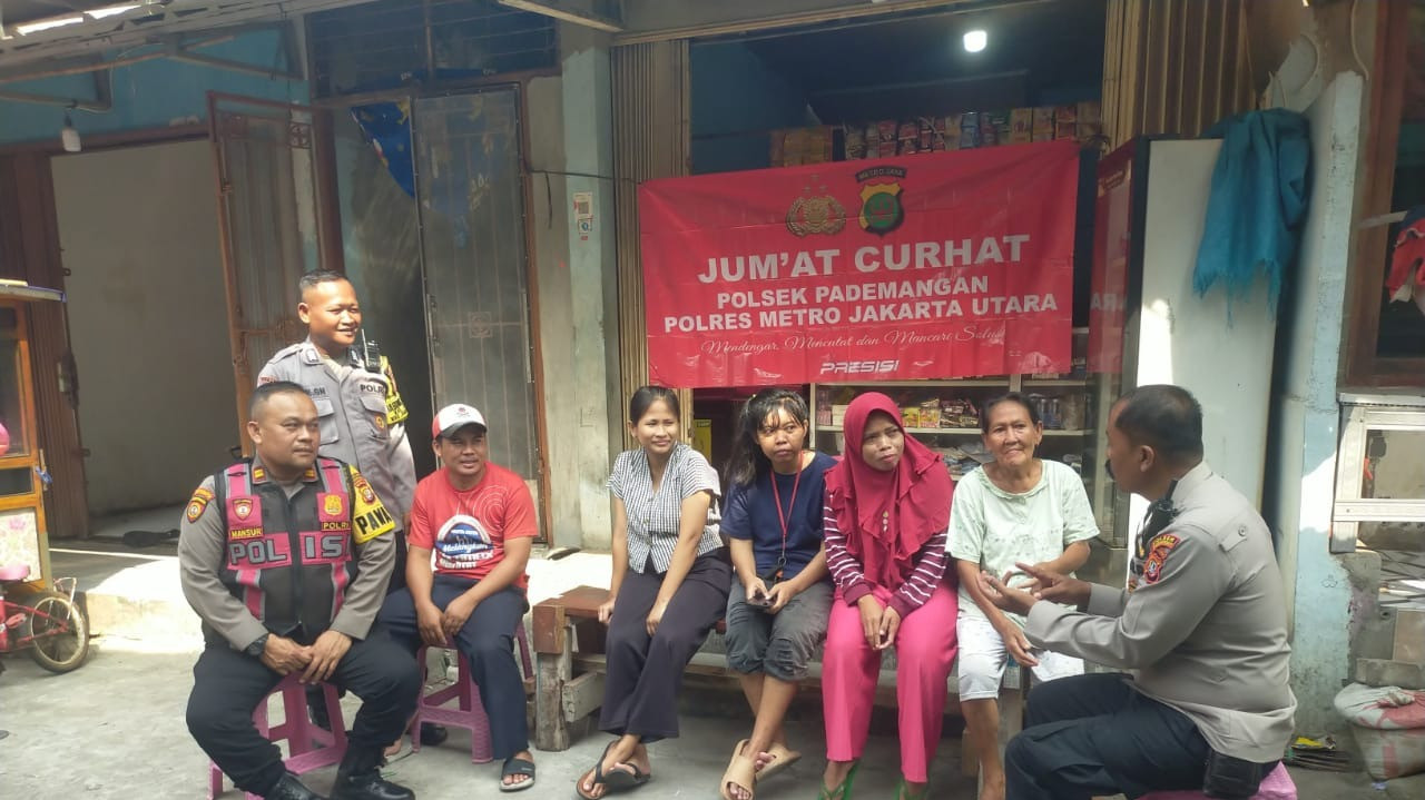 Warga Pademangan Barat Dukung Polsek Pademangan Cegah Curanmor, Narkoba, dan Tawuran Lewat Program "Jum'at Curhat"
