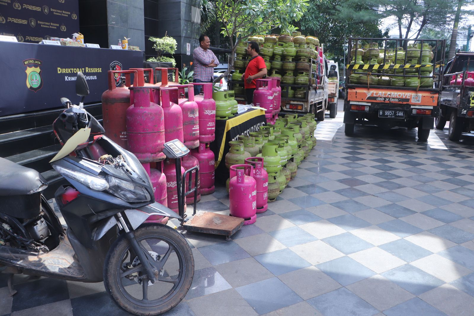 Polda Metro Jaya Berhasil Ungkap Sindikat Pengoplosan Gas Subsidi di Bekasi dan Jakarta