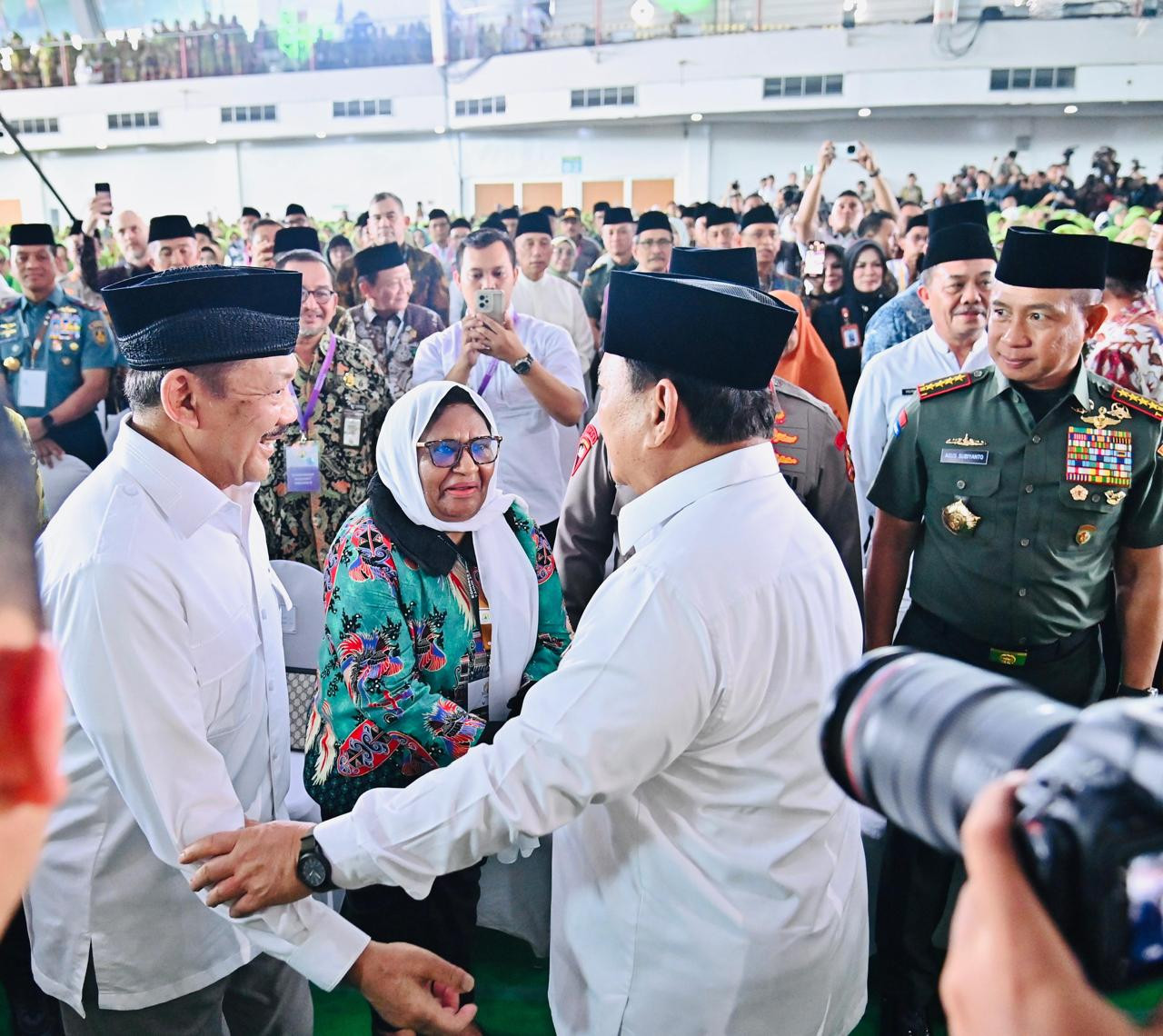 Panglima TNI Dampingi Presiden RI Buka Kongres Ke-18 Muslimat Nahdlatul Ulama