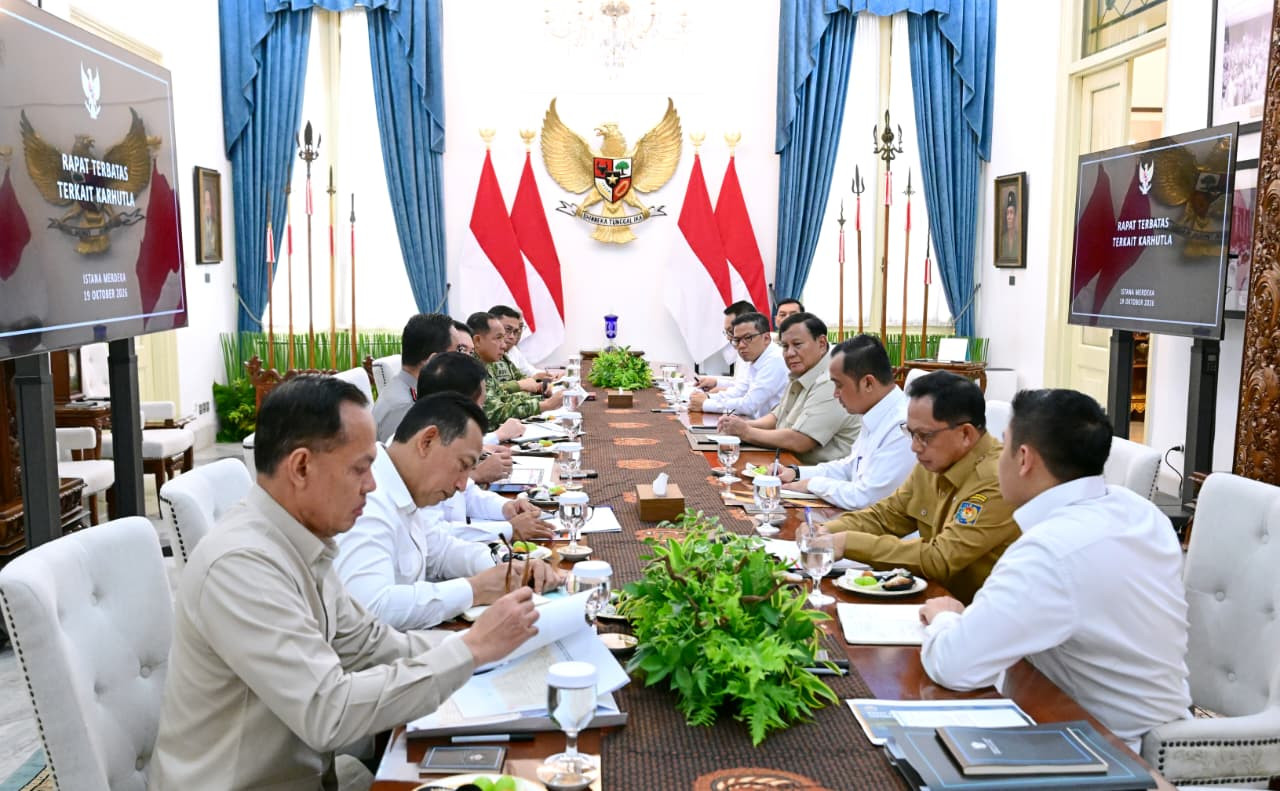 Panglima TNI Hadiri Ratas Penanganan Karhutla Pimpinan Presiden Prabowo Subianto