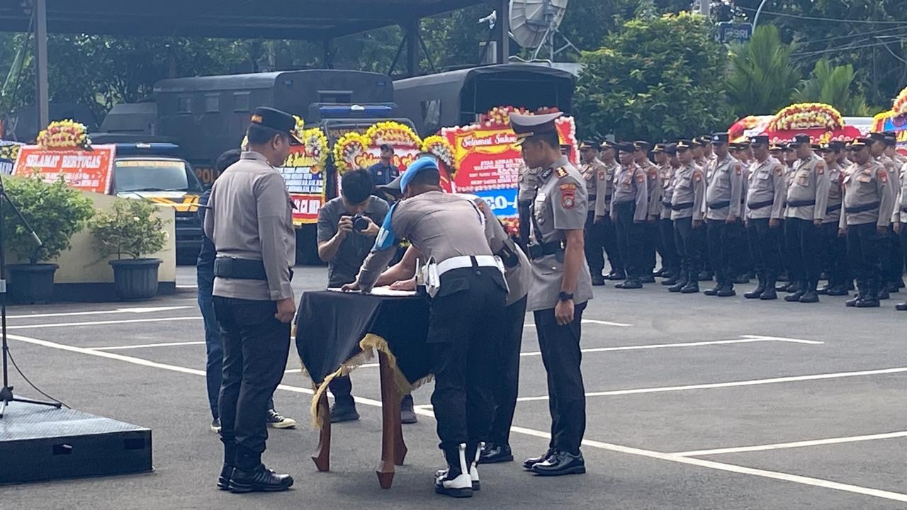 AKBP Davis Busin Siswara Resmi Jabat Wakapolres Metro Bekasi Kota