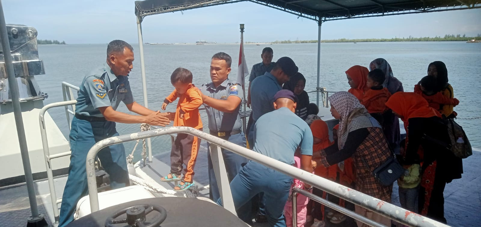 Tumbuhkan Cinta Maritim Sejak Dini, Siswa-Siswi Sekolah RA dan PG Al Azhar Bengkulu Belajar di Lanal Bengkulu