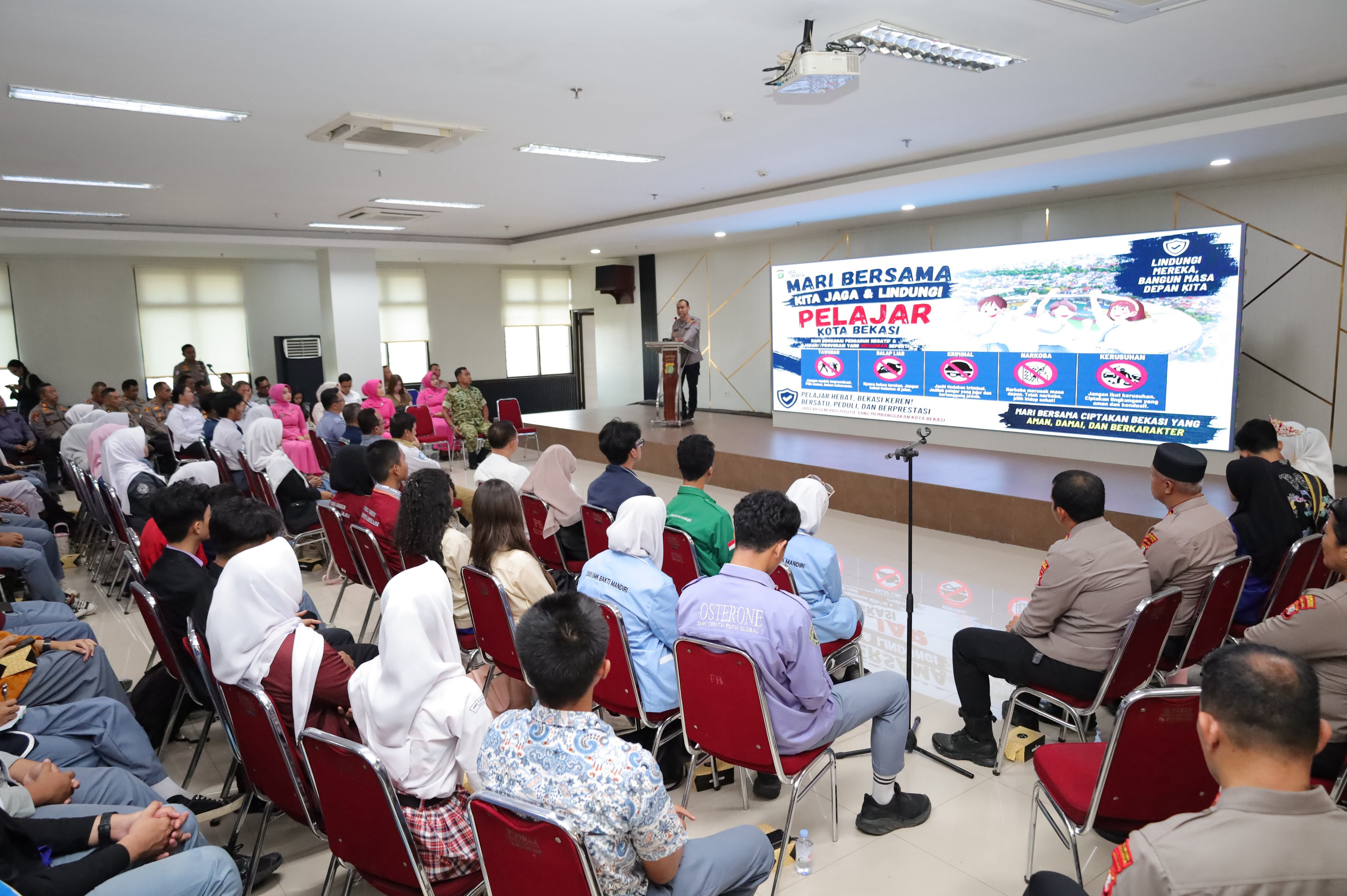 Bersama Vilmei Polres Metro Bekasi Kota Ajak 242 Ketua OSIS Bijak di Ruang Digital