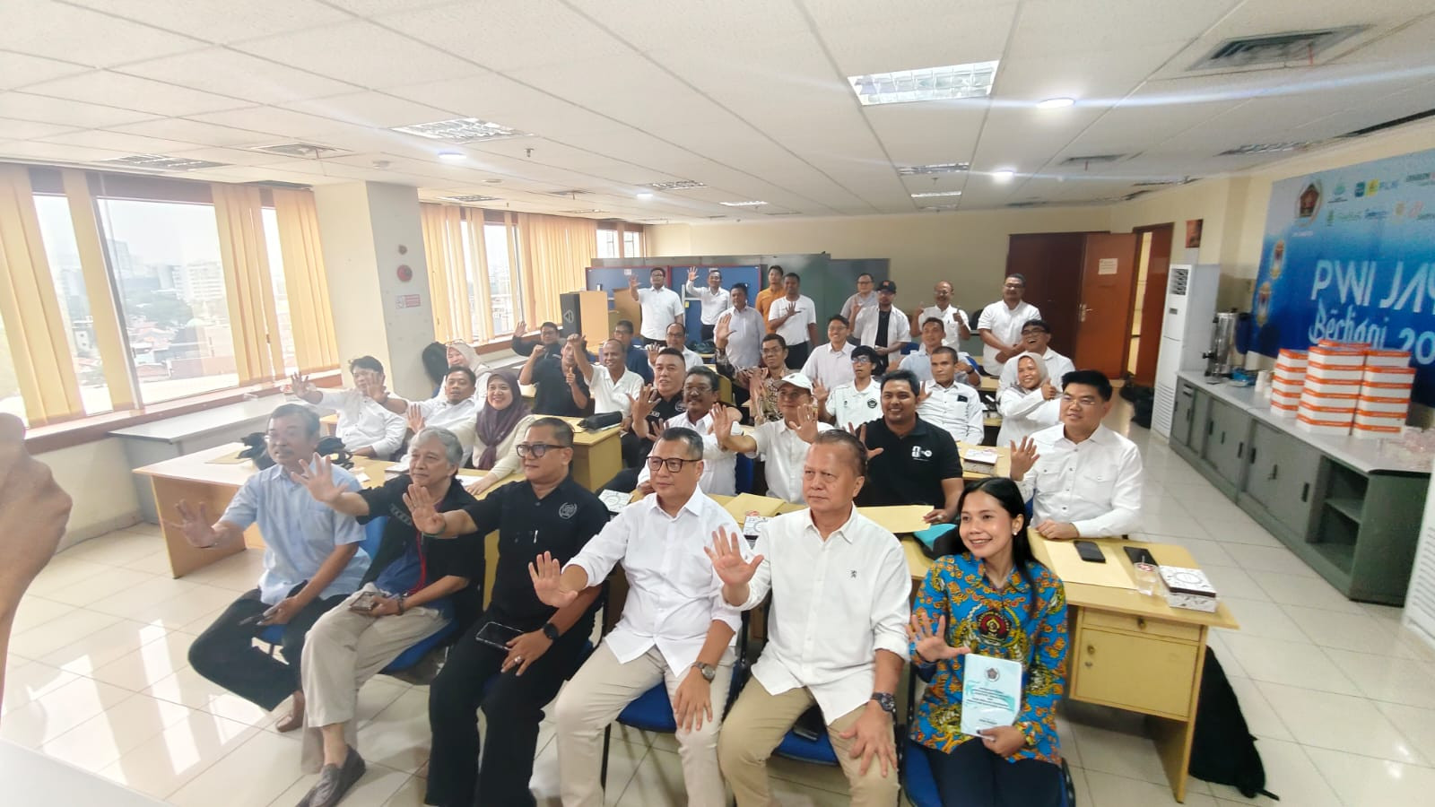 Buka OKK Angkatan 25-2026, Ketua PWI Jaya Kesit B Handoyo: Wartawan Harus Bisa Menulis.