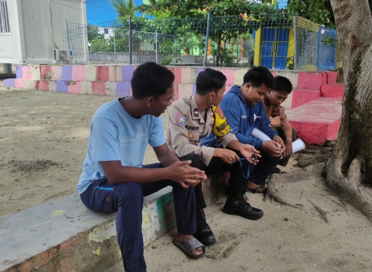 Bhabinkamtibmas Pulau Panggang Sambang Tokoh Masyarakat, Bahas Premanisme dan Bahaya Judi Online