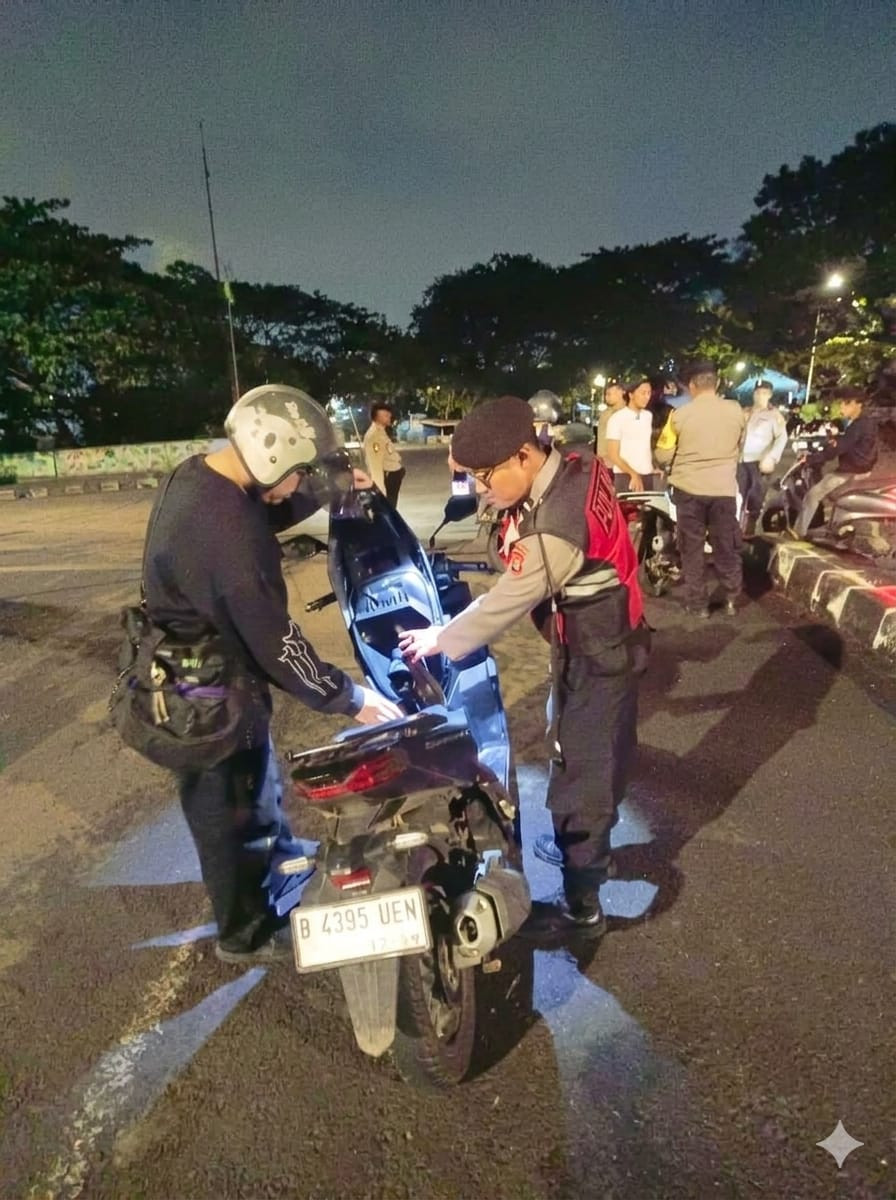Polisi Gelar Apel dan Patroli Gabungan Tiga Pilar Cilincing Sisir Titik Rawan Tawuran dan Begal di Jakarta Utara