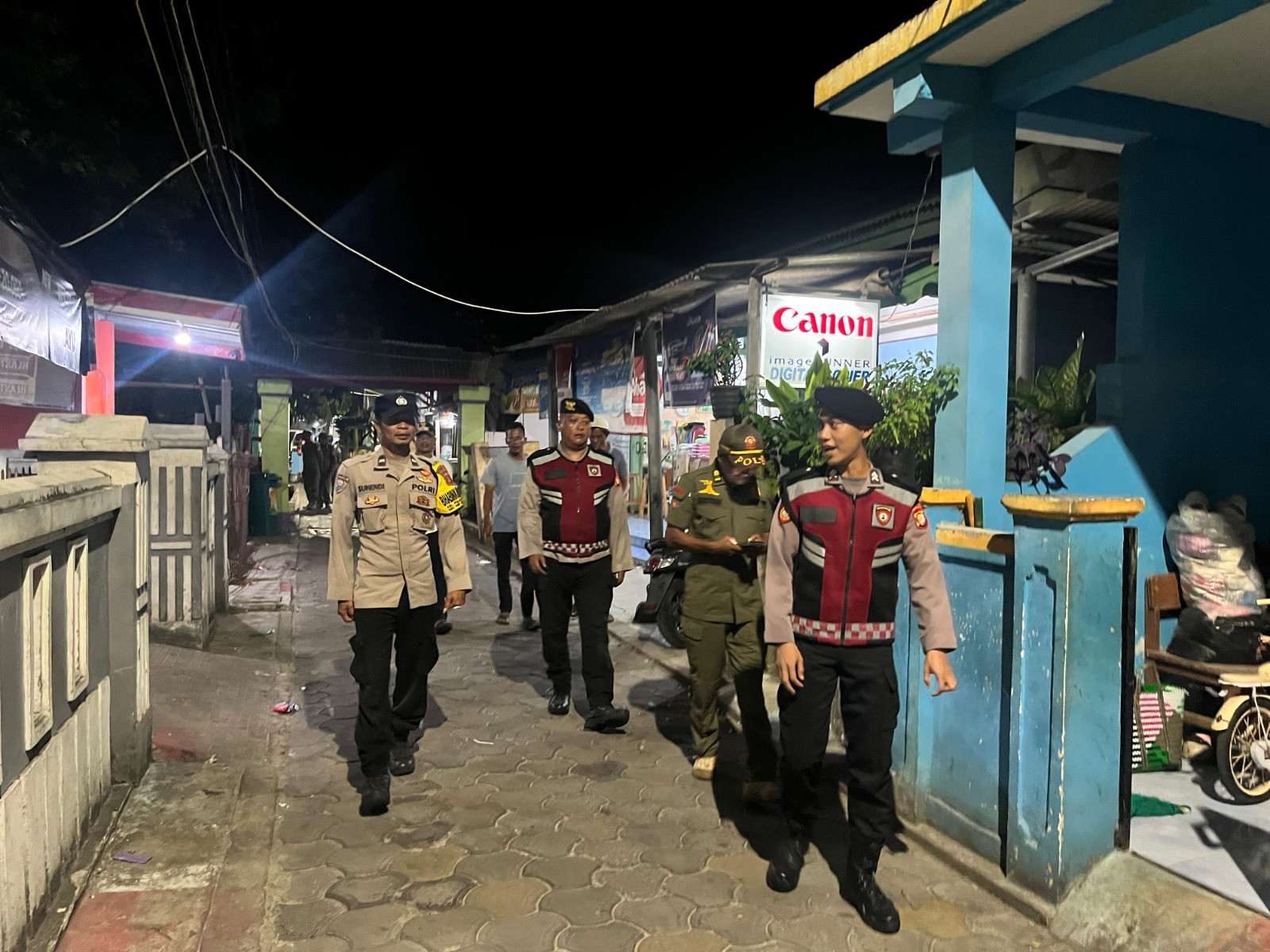 TNI-Polri Bersama Satpol PP dan Potmas Gelar Patroli Malam Gabungan di Kepulauan Seribu Utara, Sosialisasikan Layanan 110