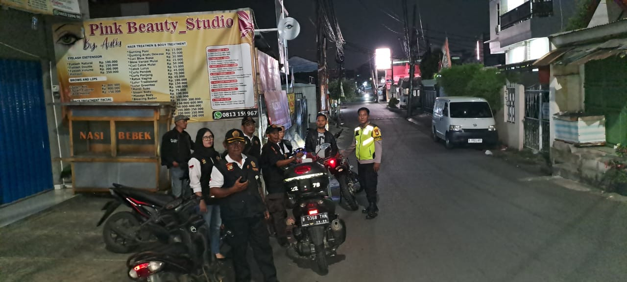 Polsek Pondok Gede Gelar Patroli Malam Antisipasi Gangguan Kamtibmas di Jaticempaka