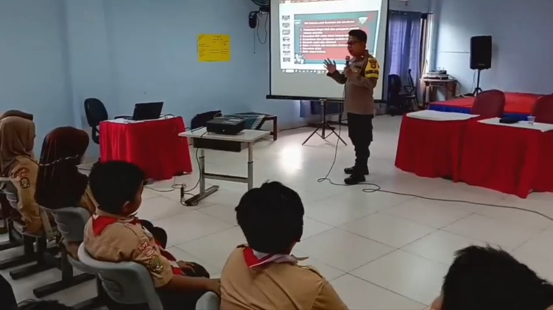 Bhabinkamtibmas Pulau Untung Jawa Sosialisasi Antibullying, Bahaya Narkoba, dan Kekerasan Seksual di SDN 01 Pagi