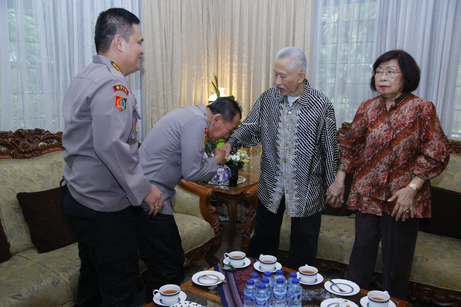 Anjangsana HUT Bhayangkara ke-79, Polri Kunjungi Mantan Kapolri Jenderal (Purn) Roesdihardjo