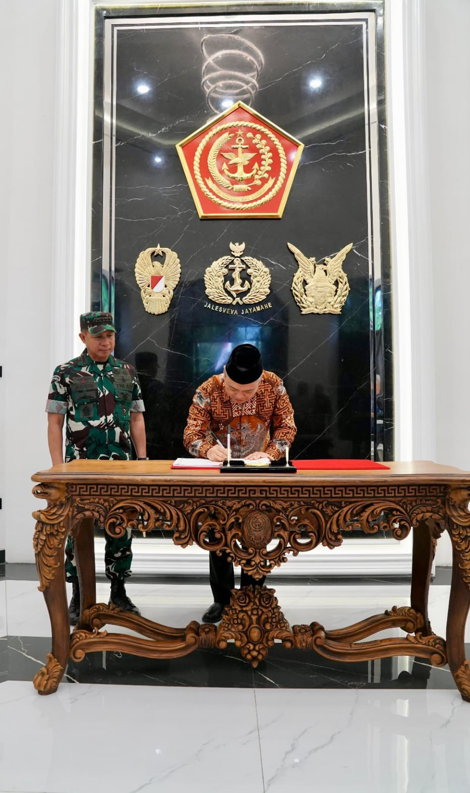 Panglima TNI Terima Audiensi Menteri Perhubungan RI