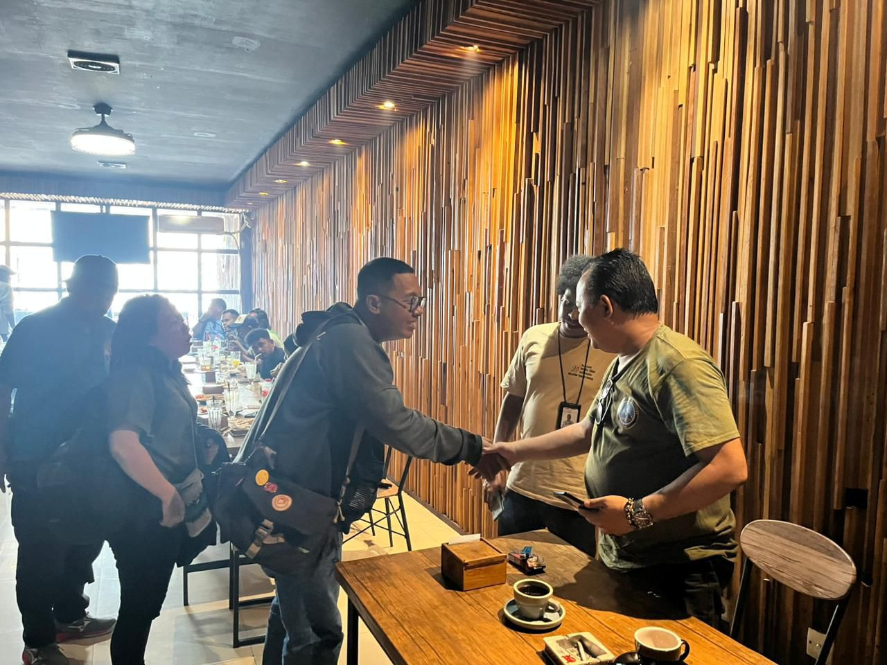 Satgas Humas Operasi Damai Cartenz-2025 Perkuat Sinergi Media Lewat Silaturahmi di Timika