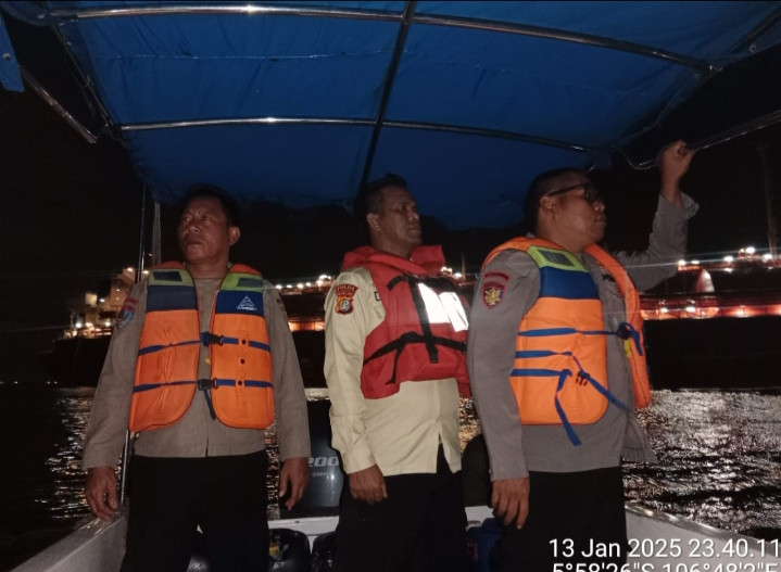 Satpolairud Polres Kepulauan Seribu Gelar Patroli Malam di Perairan, Antisipasi Kejahatan Laut