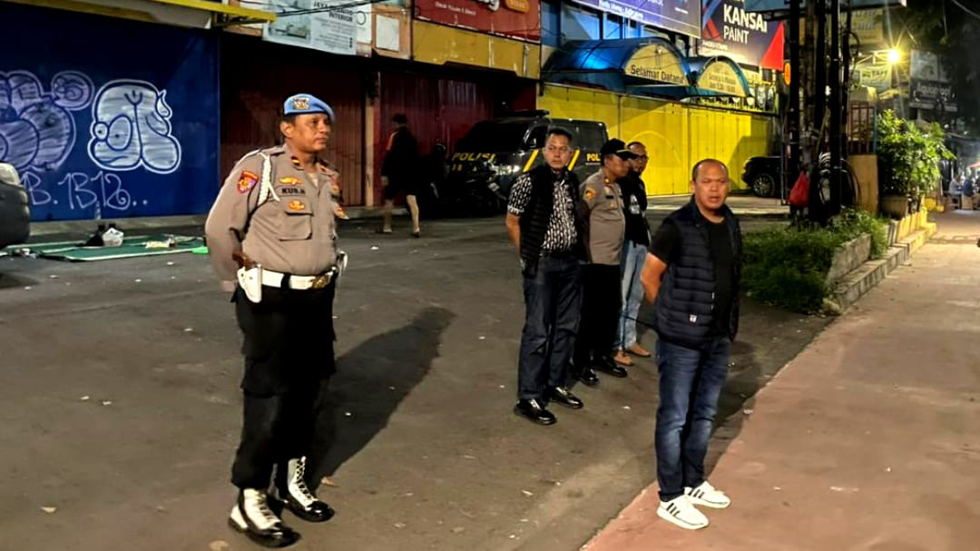 Polsek Bekasi Selatan Gelar Patroli Skala Besar di Jalur Kalimalang, Warga Sambut Positif Kehadiran Polisi