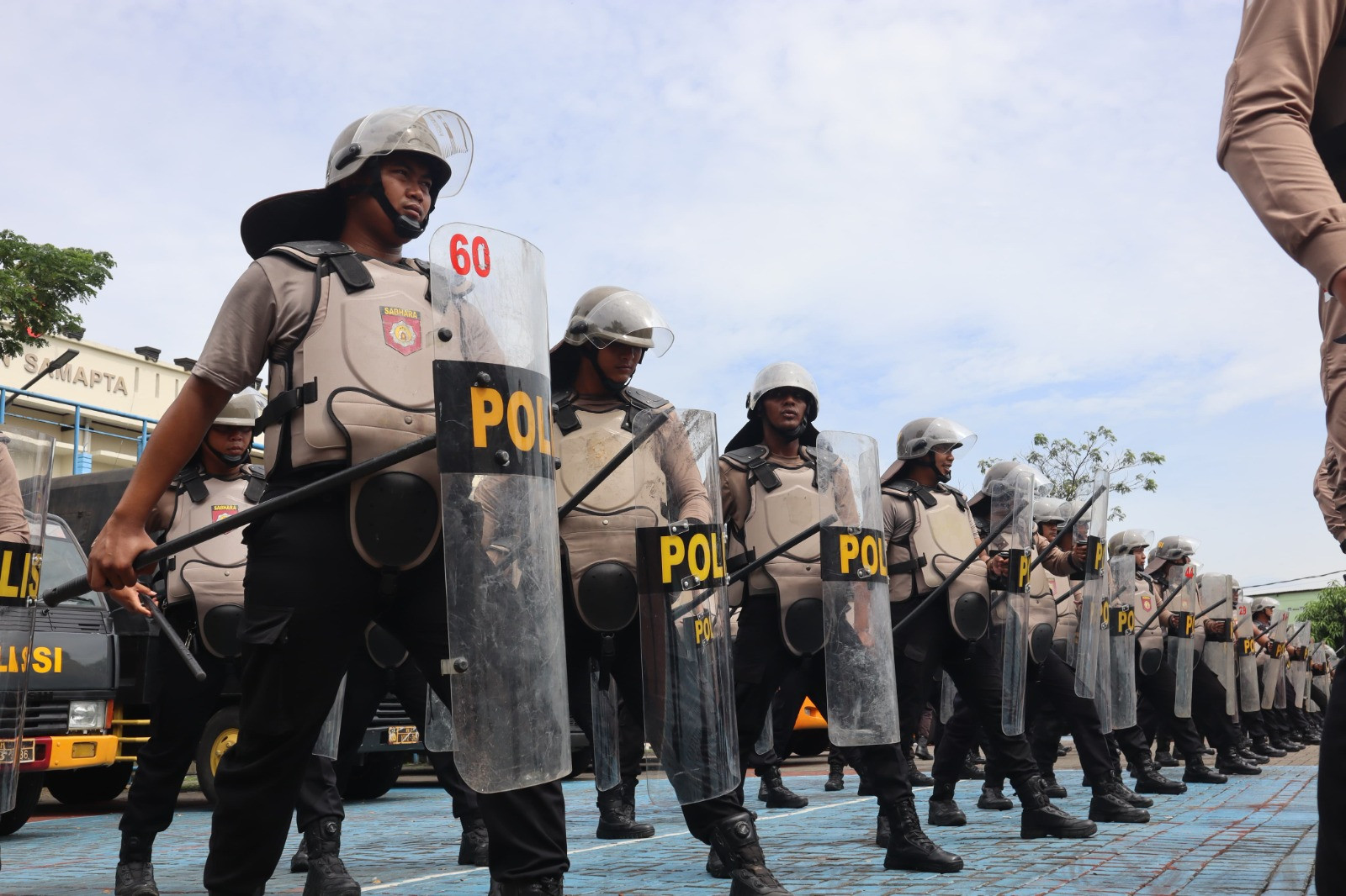 Kapolres Metro Bekasi Cek Latihan Dalmas, Tegaskan Kesiapan Personel Hadapi Dinamika Kamtibmas