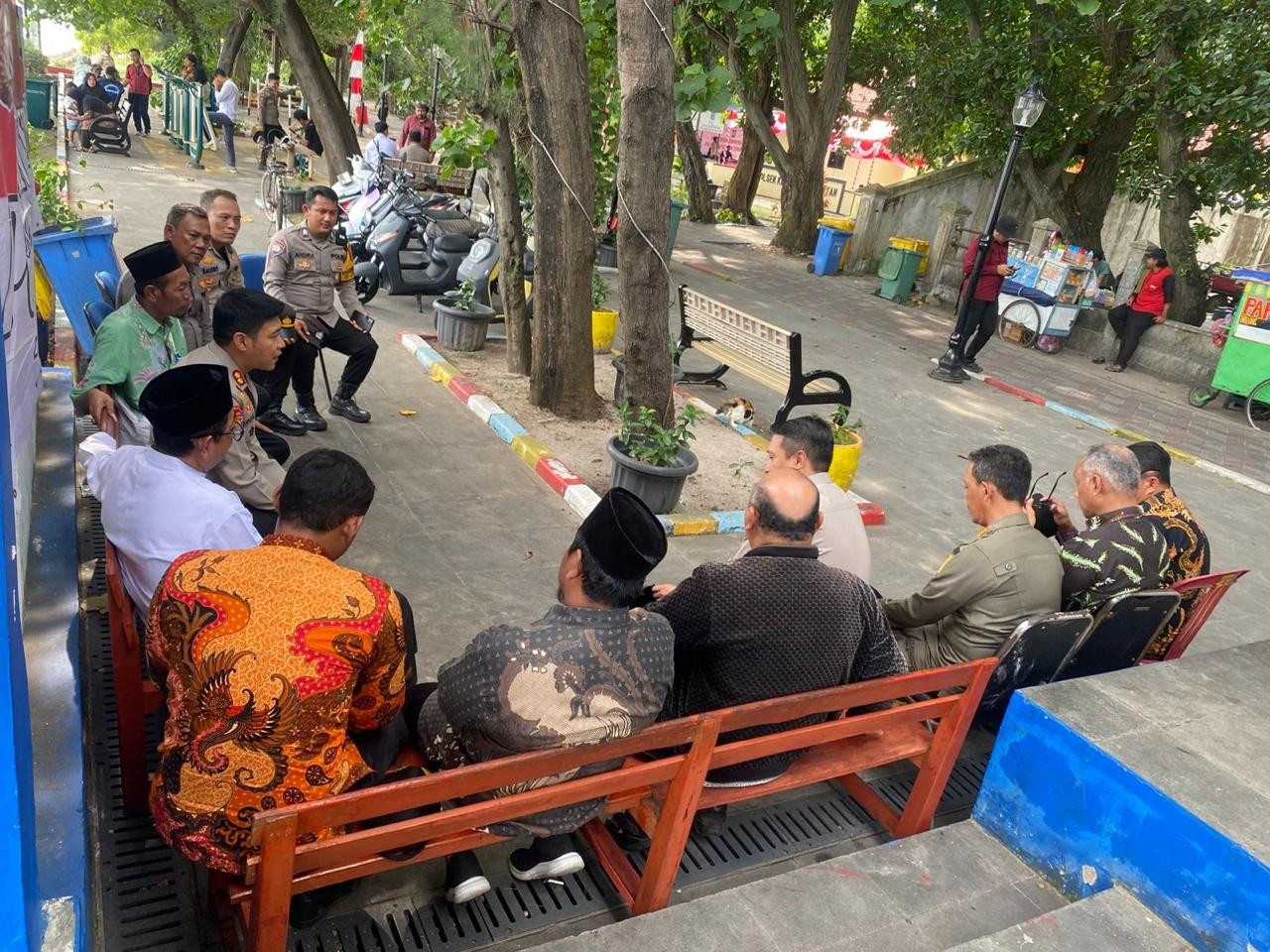Kapolres Kepulauan Seribu Gelar Jumat Curhat di Pulau Pari, Ajak Warga Jauhi Judi Online dan Dukung Program Jaga Jakarta+