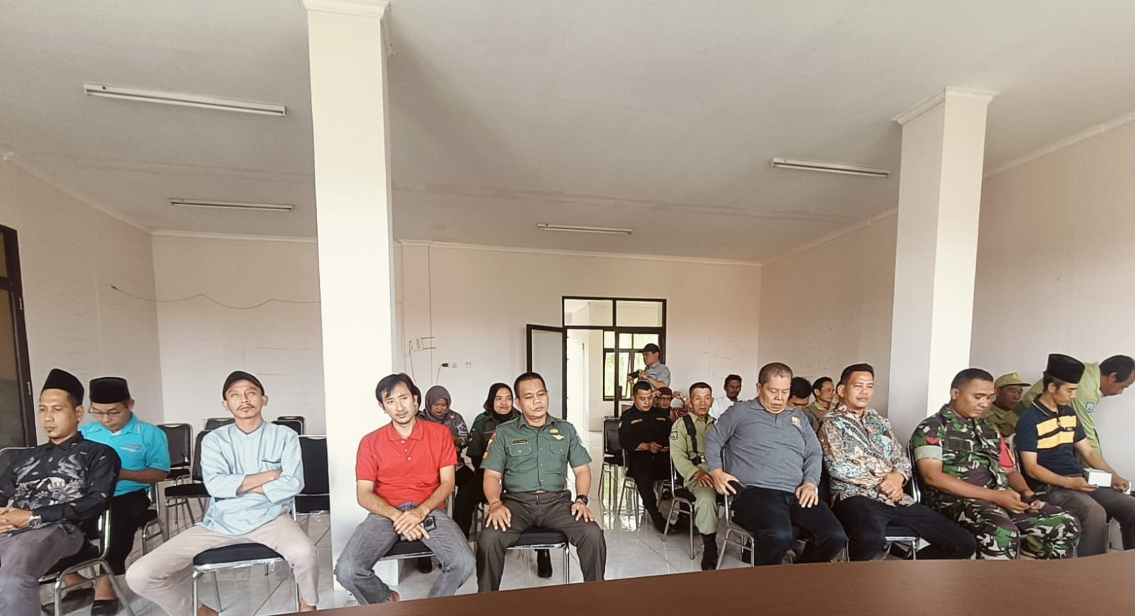 Rapat Tiga Pilar: Sinergi Keamanan Menjelang Ramadhan di Kelurahan Cimuning