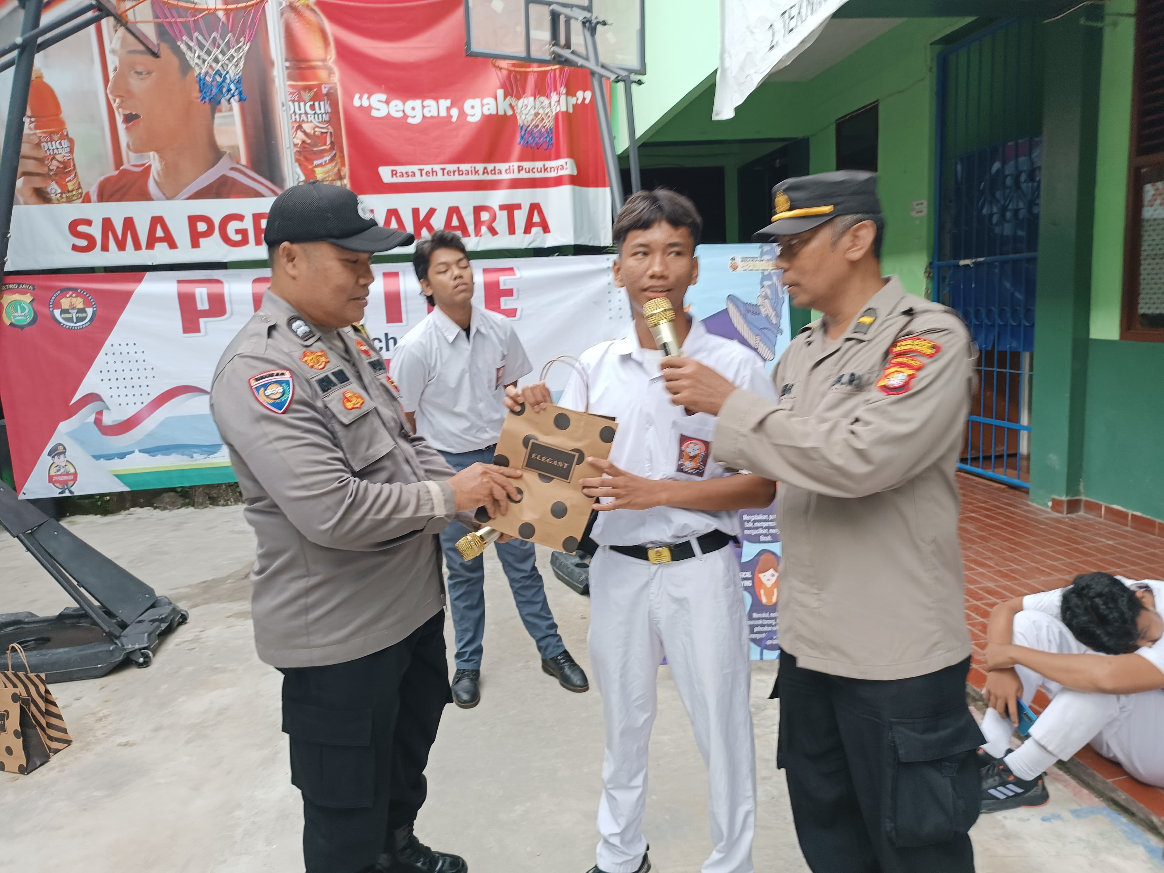 Polsek Kelapa Gading Gelar Program Police Goes To School di SMAS PGRI 12