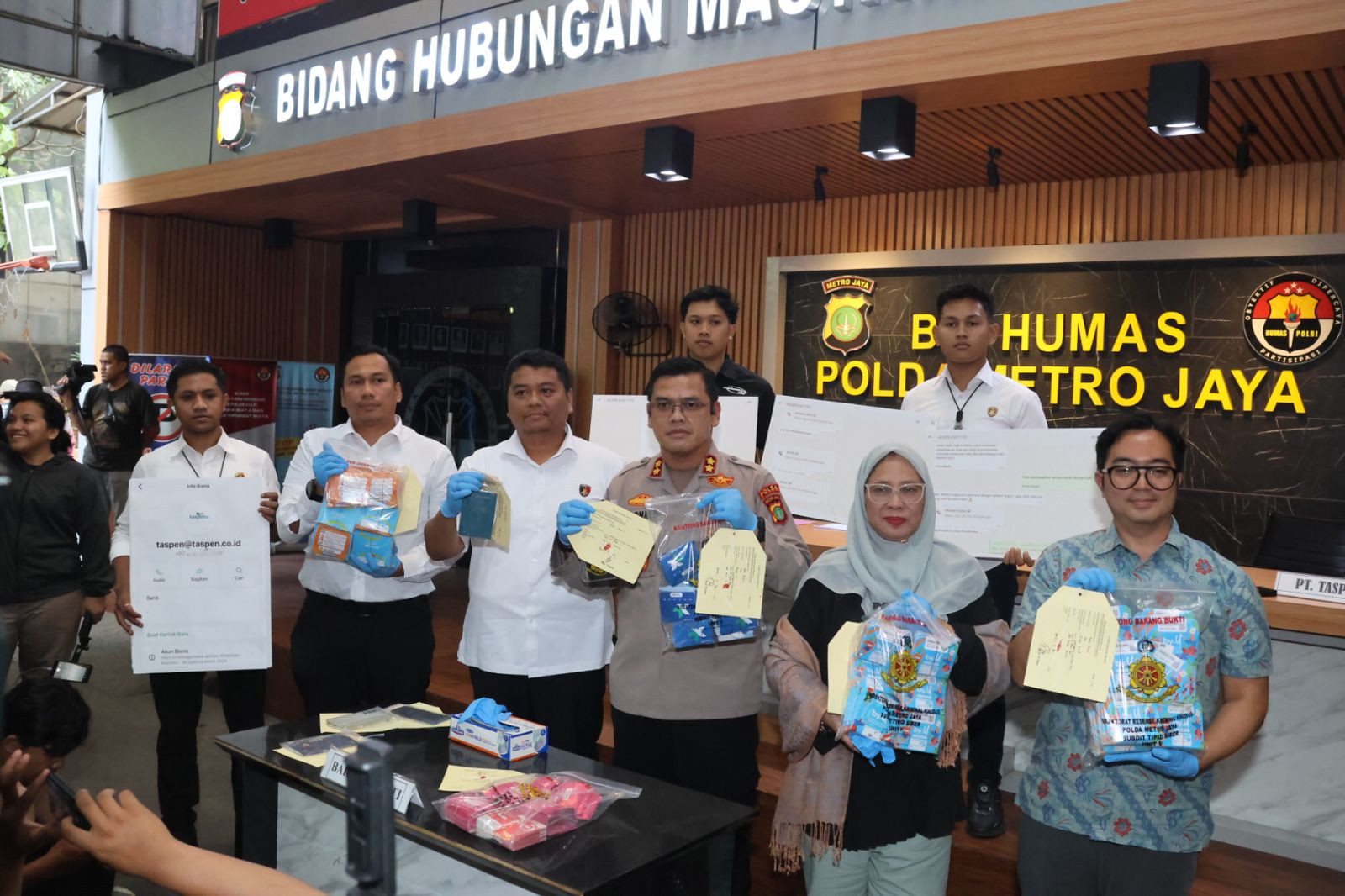 Ditressiber Polda Metro Jaya Tangkap 2 Tersangka Penipuan Online Mbanking PT TASPEN