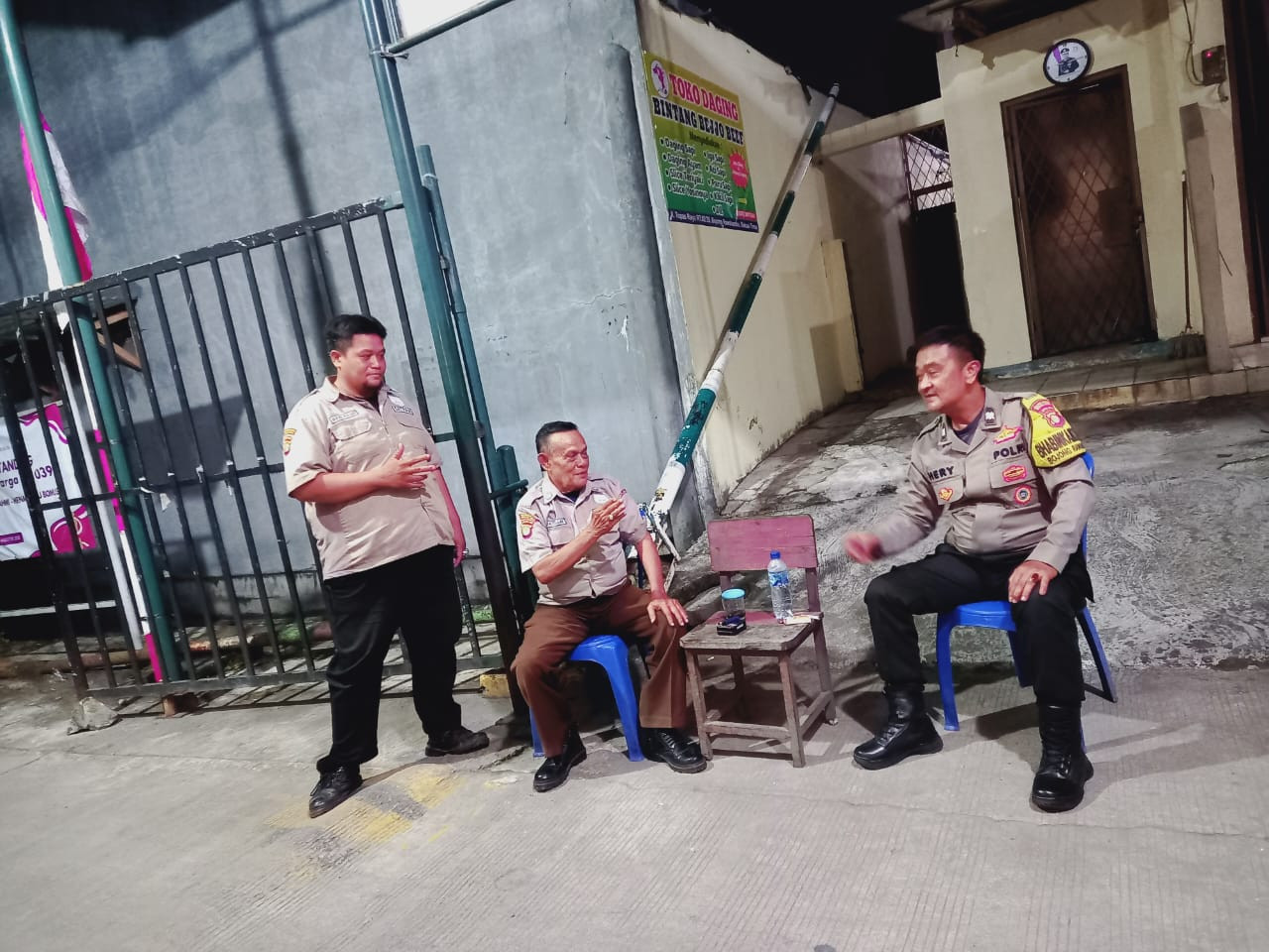 Bhabinkamtibmas Kotabaru Pantau Lomba HUT RI ke-80 di RW 02