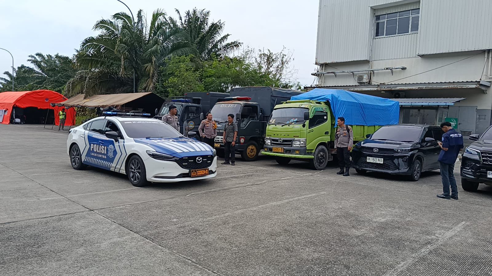 Relawan dan Masyarakat Apresiasi Polri Fasilitasi Penyaluran Bantuan ke Daerah Bencana