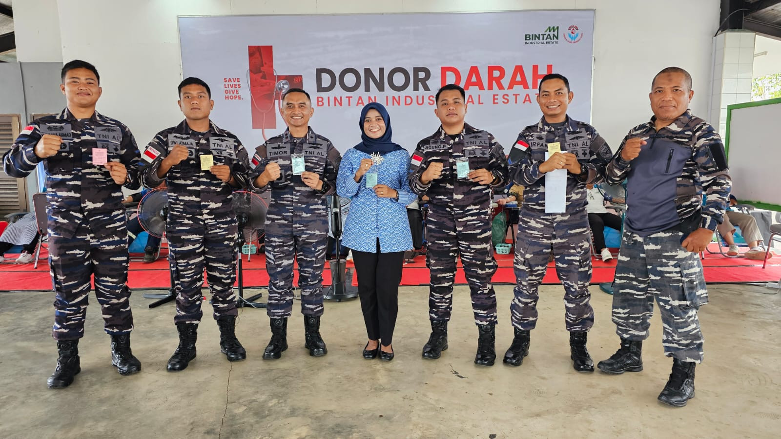 Lanal Bintan dan Ketua Cabang 5 Kodaeral IV Wujudkan Kepedulian Sosial Lewat Aksi Donor Darah