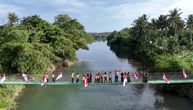 Jembatan Gantung Cipalebuh Garut, Jalan Baru Menuju Sekolah, Sawah, dan Tempat Ibadah