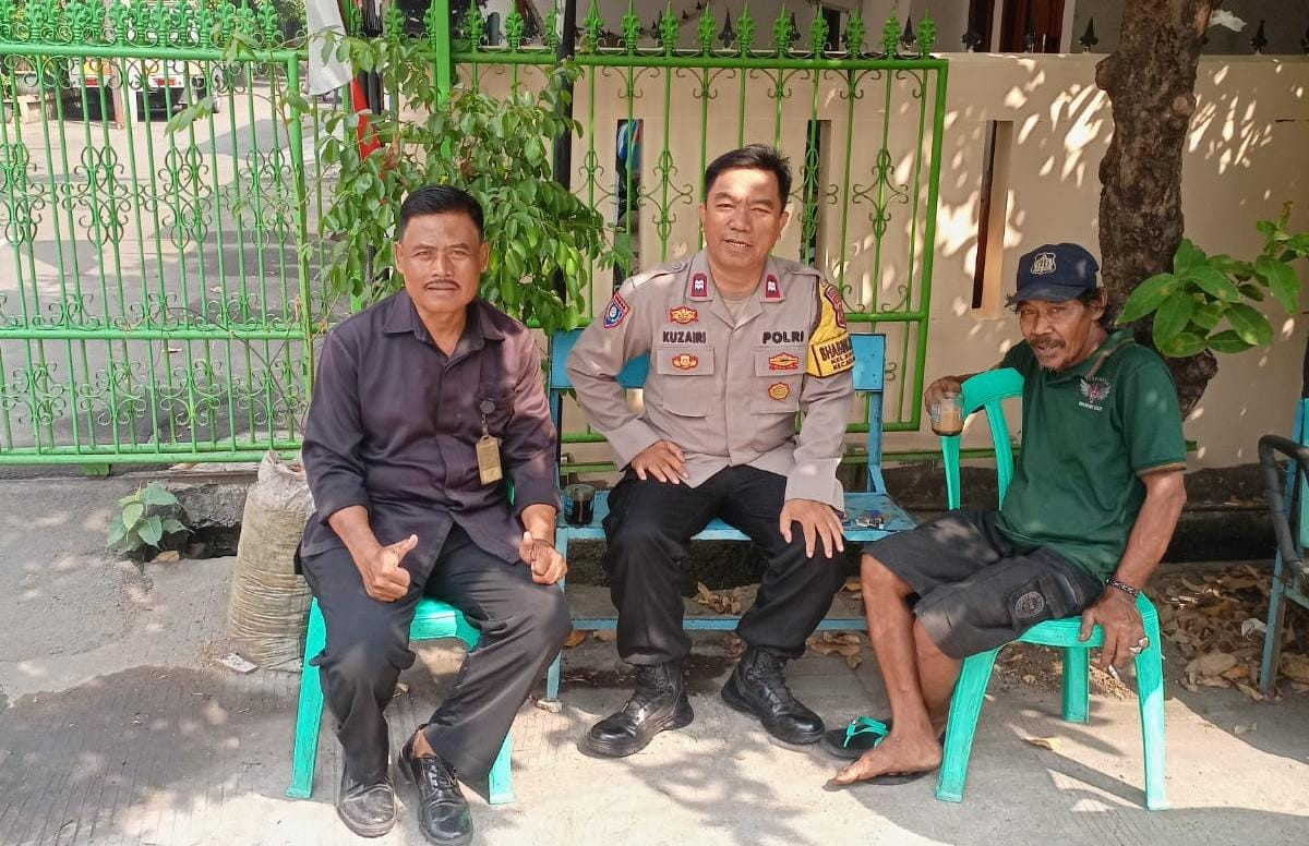 Bhabinkamtibmas Kotabaru Sambangi Warga, Ajak Jaga Kamtibmas dan Cegah 3C