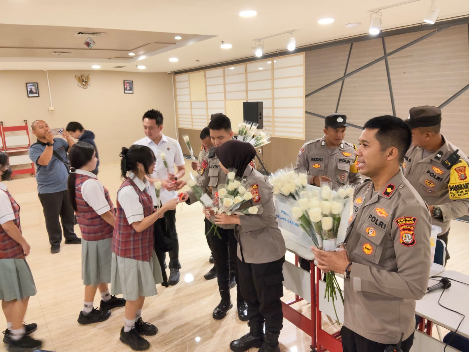 Polsek Kelapa Gading Gelar Kegiatan Empati Building di  Tempat Sekolah