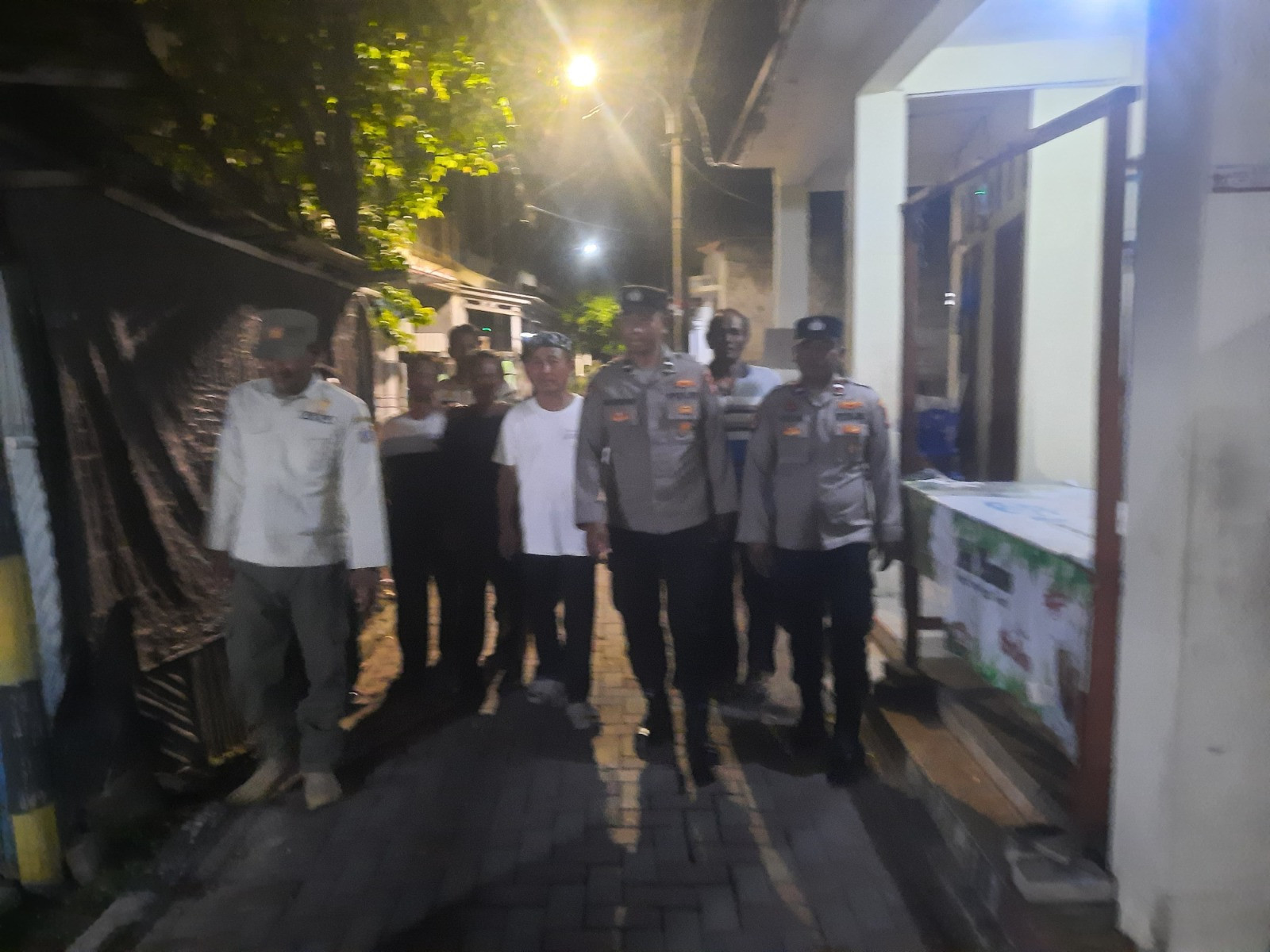 Patroli Malam Gabungan, Polsek Kepulauan Seribu Selatan Intensifkan Sosialisasi Layanan 110 dan Antisipasi Guantibmas