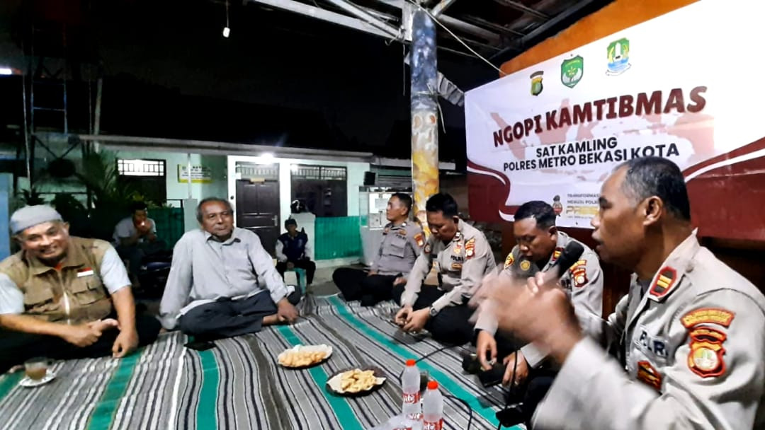 Ngopi Kamtibmas  Kanit Binmas Polsek Bekasi Selatan di Margajaya, Hangatnya Kebersamaan Jaga Generasi Muda