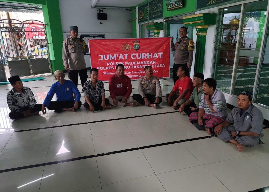 Jalin Silaturahmi dan Cegah Kriminalitas, Polsek Pademangan Gelar “Jum’at Curhat” di Masjid Jami At-Tawakal