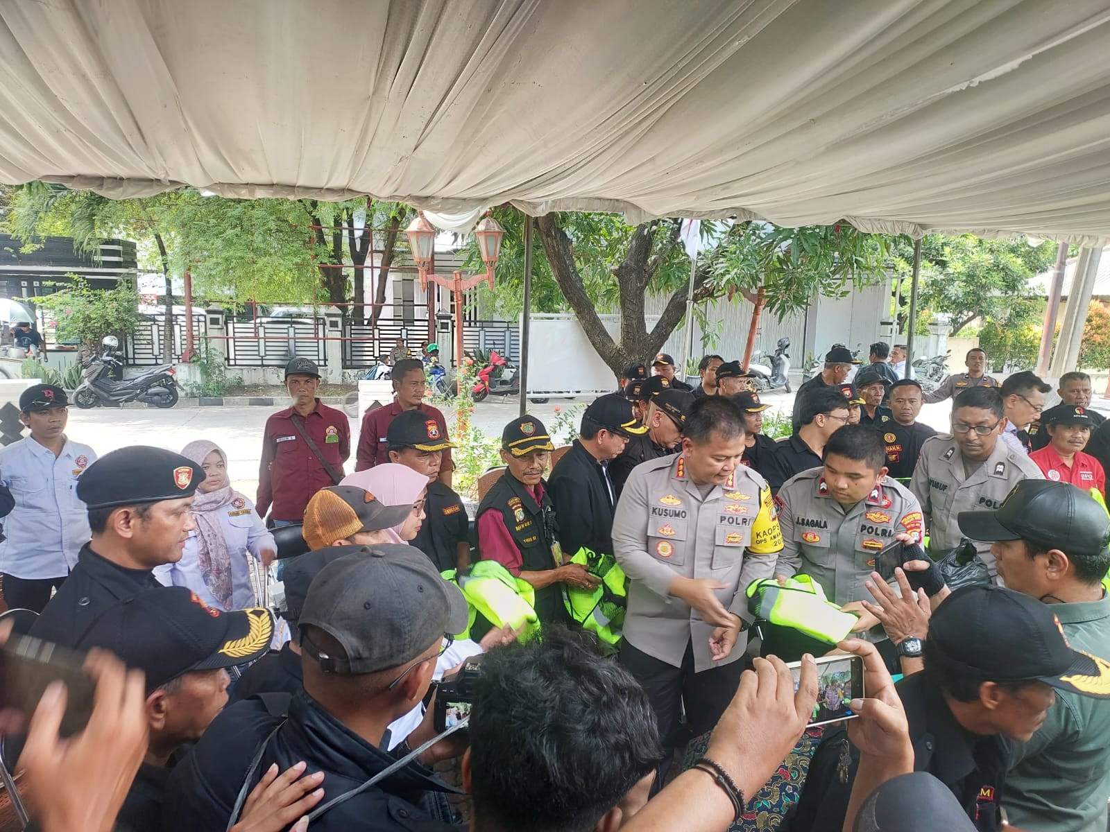 Ngopi Kamtibmas, Kapolres Metro Bekasi Kota Ajak Warga Perkuat Sinergi Keamanan