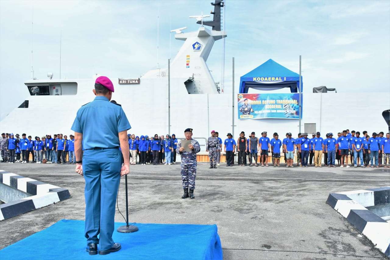 Kodaeral I Sambut Kedatangan Pangkoarmada RI dan Gelar Lomba Dayung Sampan Tradisional Dalam Rangkaian HUT Armada RI Ke-80 Tahun 2025