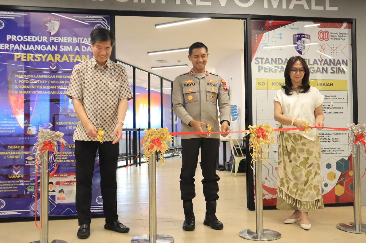 Permudah Layanan, Polres Metro Bekasi Kota Buka Gerai SIM di Revo Town Mall