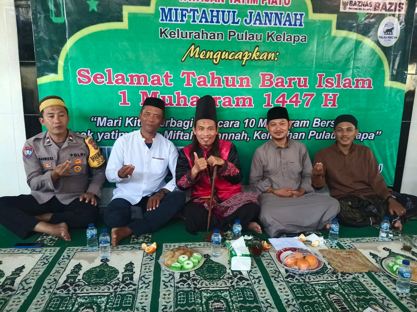 Bhabinkamtibmas Pulau Kelapa Hadiri Lebaran Yatim Piatu 10 Muharram 1447 H, Tebar Kepedulian dan Kebersamaan