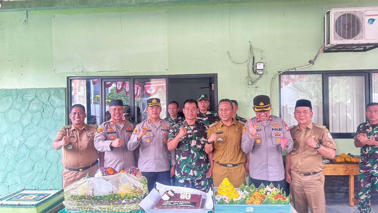 Kapolsek Bekasi Barat Kunjungi Koramil 01 Kranji, Ucapkan Selamat HUT TNI ke-80