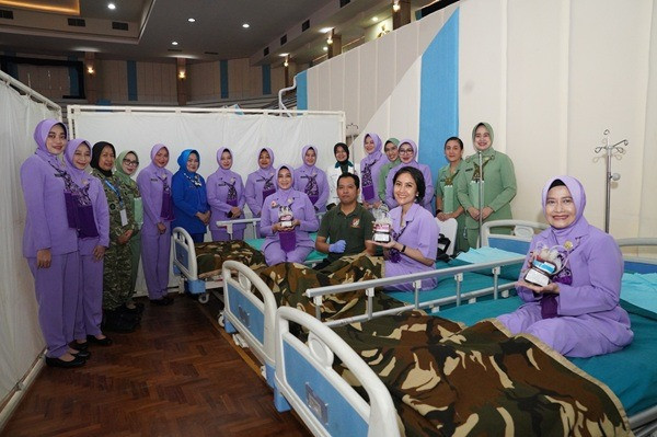 Donor Darah Serentak Wanita TNI dan Dharma Pertiwi Raih Rekor MURI