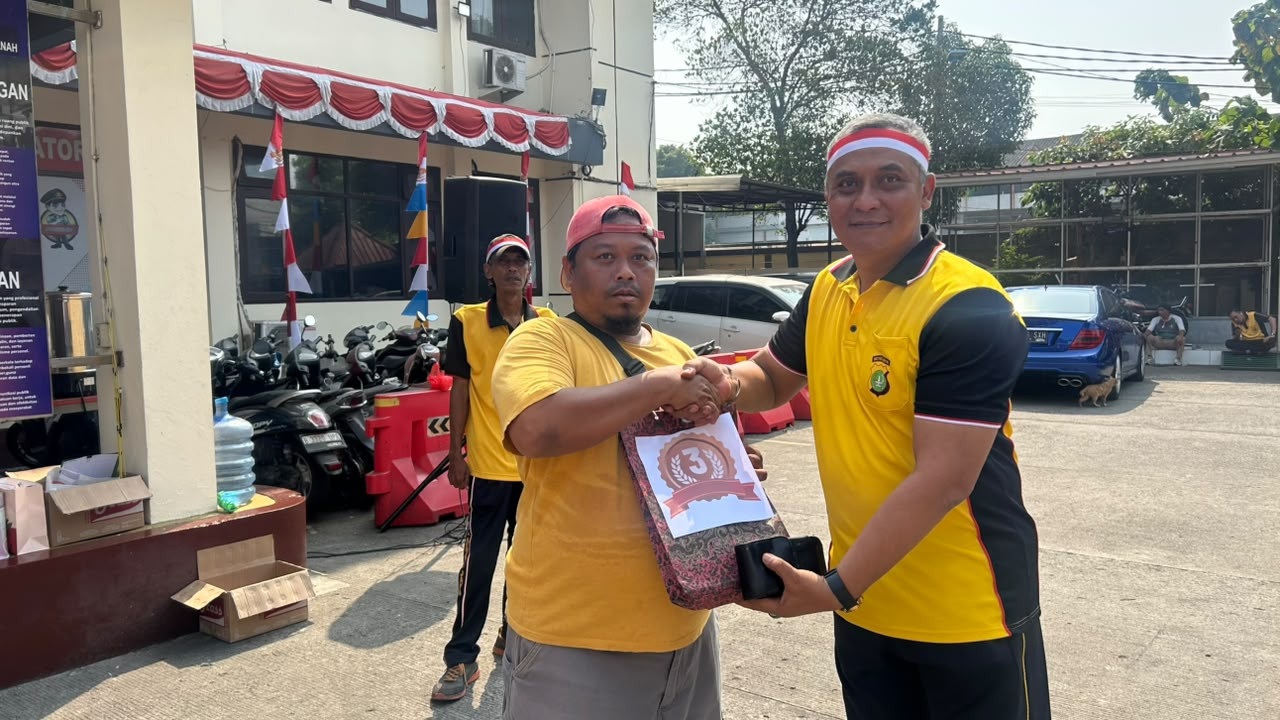 Polsek Koja dan Warga Rayakan HUT ke-81 RI, Perkuat Kebersamaan Lewat Apel hingga Lomba Tradisional