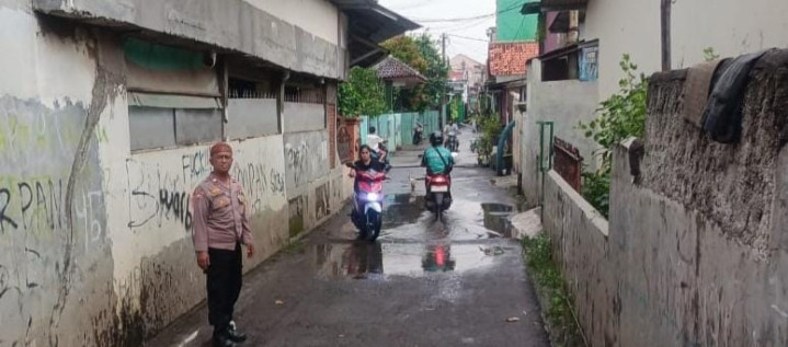 Patroli dan Pemantauan Genangan Air di Kalibaru Polsek Medansatria