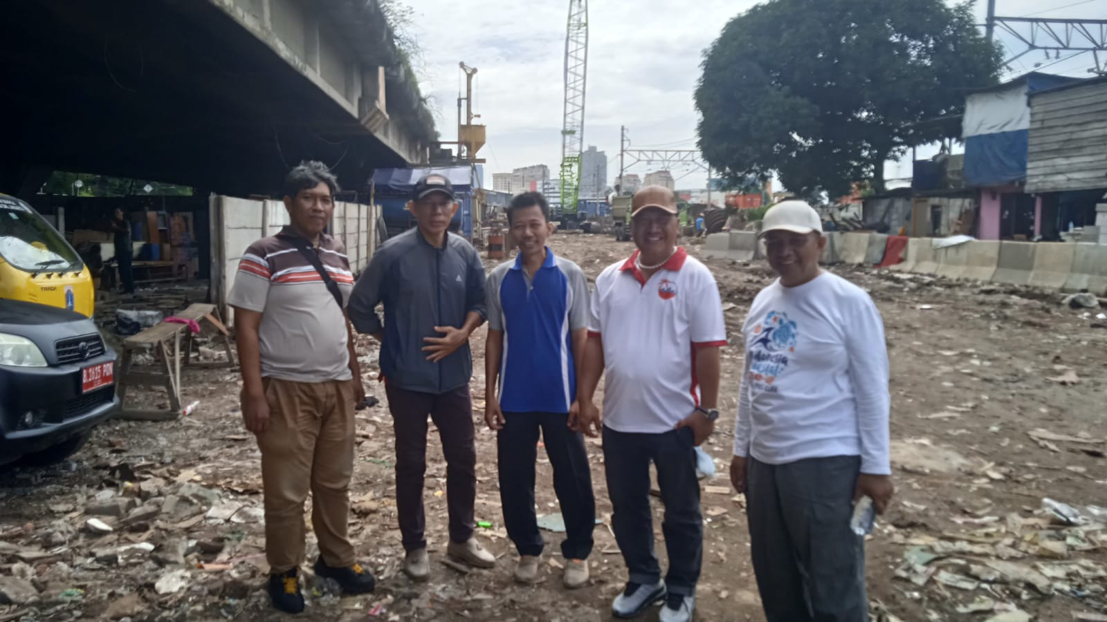 Gubuk Liar di Kolong Tol Lodan Pademangan Ditertibkan aparat Gabungan