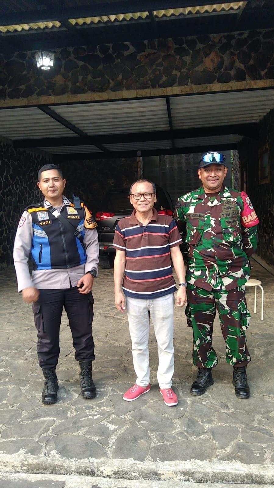 Sinergitas TNI-Polri, Bhabinkamtibmas dan Babinsa Sambangi Warga Desa Tugu Jaya