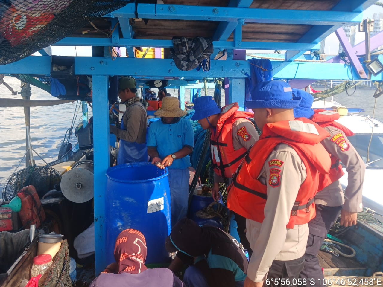Satpolairud Polres Kepulauan Seribu Gencarkan Patroli Laut Dialogis, Antisipasi Kejahatan dan Perompakan