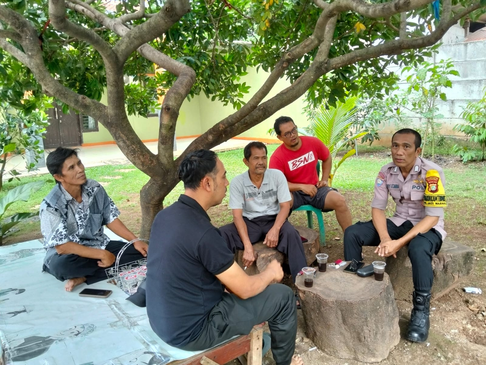 Jalin Kemitraan dengan Tokoh Masyarakat, Bhabinkamtibmas Jatiwarna Ajak Warga Jauhi Judi Online