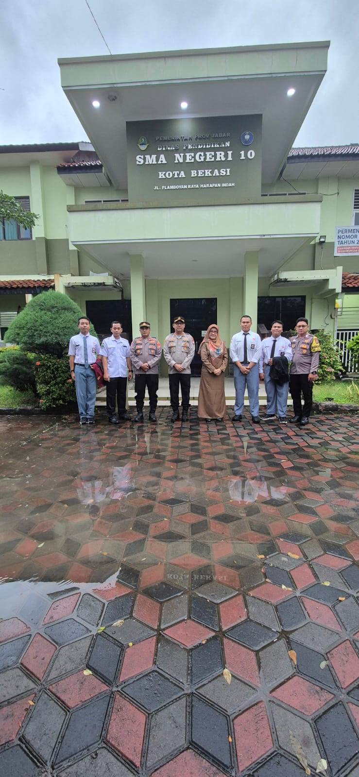 Kapolsek Medan Satria Laksanakan Kunjungan dan Sambang ke SMAN 10 Kota Bekasi