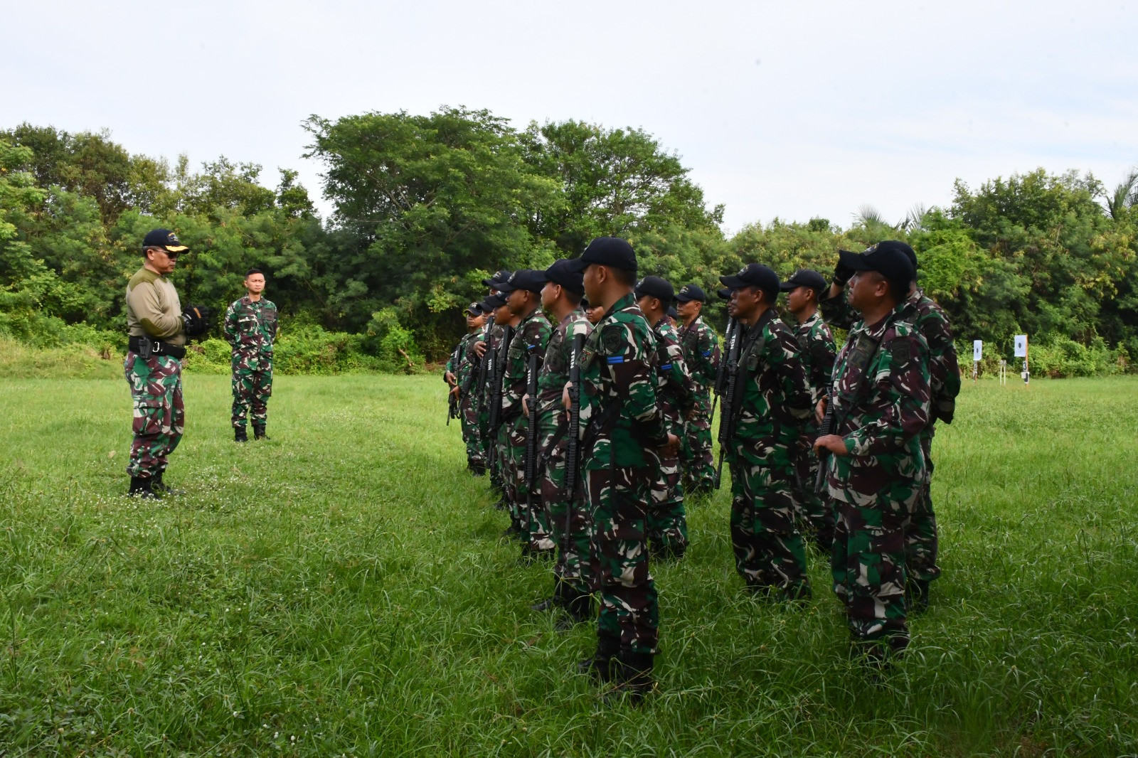 Asah Naluri Tempur, Prajurit KRI Torani-860 Laksanakan Latihan Menembak
