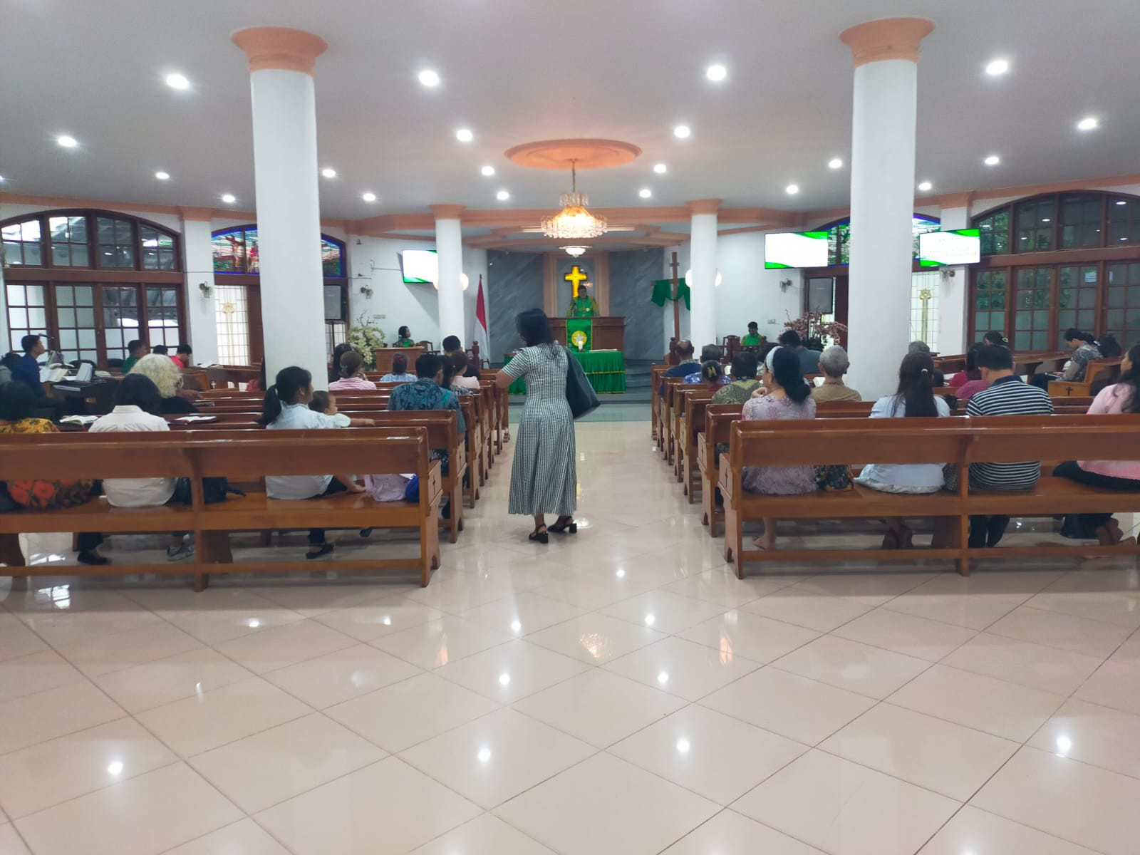 Bhabinkamtibmas Polsek Megamendung Amankan Ibadah Minggu di Gereja GPIB Nehemia
