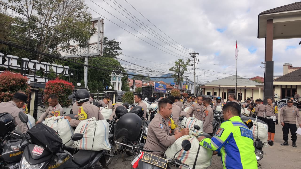 Polres Aceh Tengah Salurkan Bantuan Logistik ke Tiga Kecamatan Terdampak Bencana
