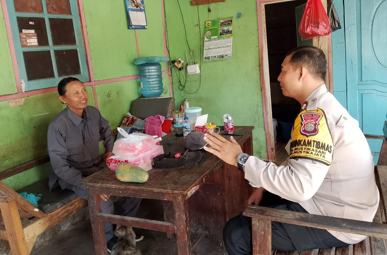 Bhabinkamtibmas Mustikasari Sambangi Warga, Ajak Aktif Cegah Kejahatan di Lingkungan